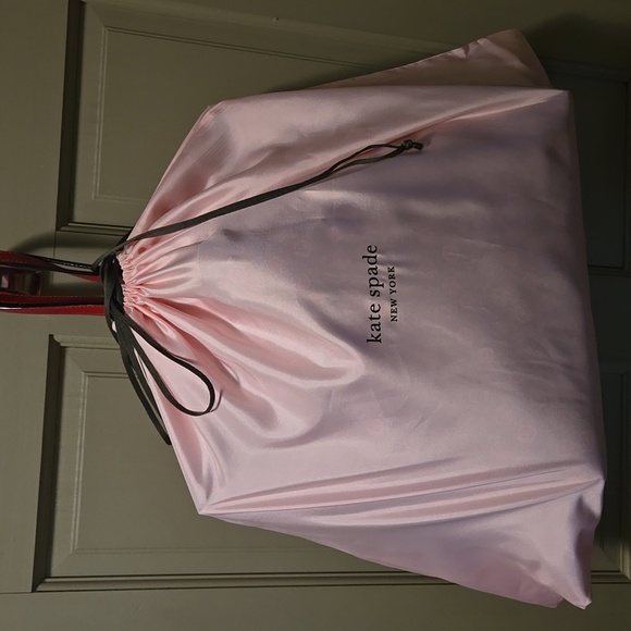 KATE SPADE NWOT  4PC BUNDLE RED FLORAL  REVERSIBLE TOTE BAG FREE WRISLET &WALLET - Picture 10 of 10